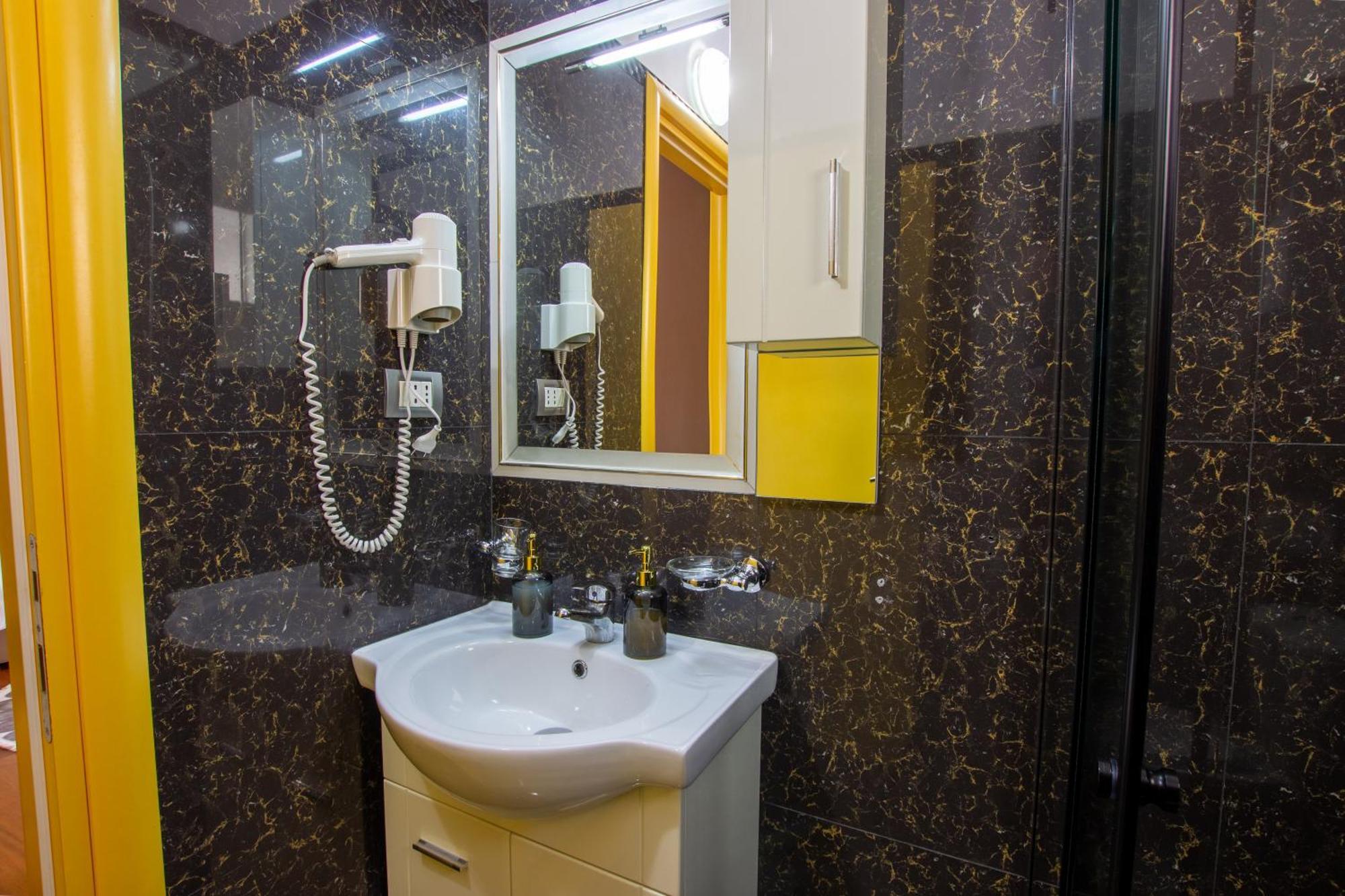 Bora Hotel Gjirokastër Dış mekan fotoğraf