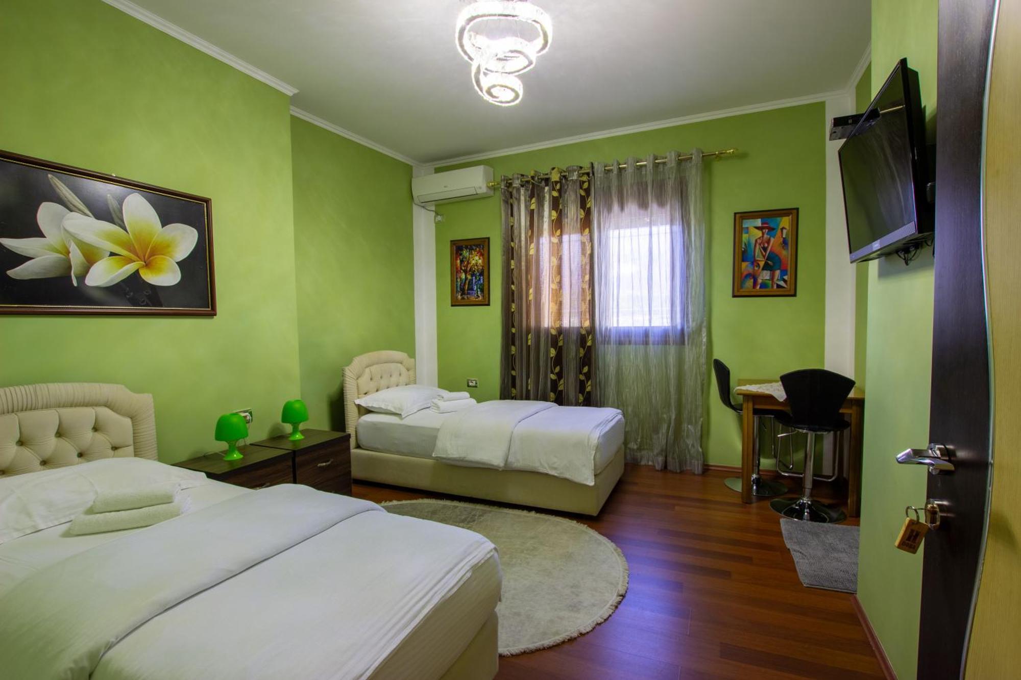 Bora Hotel Gjirokastër Dış mekan fotoğraf